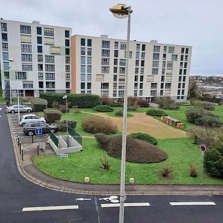 Apartment Le Cosy Du Grand Parc Avec Parking Prive Et Netflix, Proche Nancy Gentilly